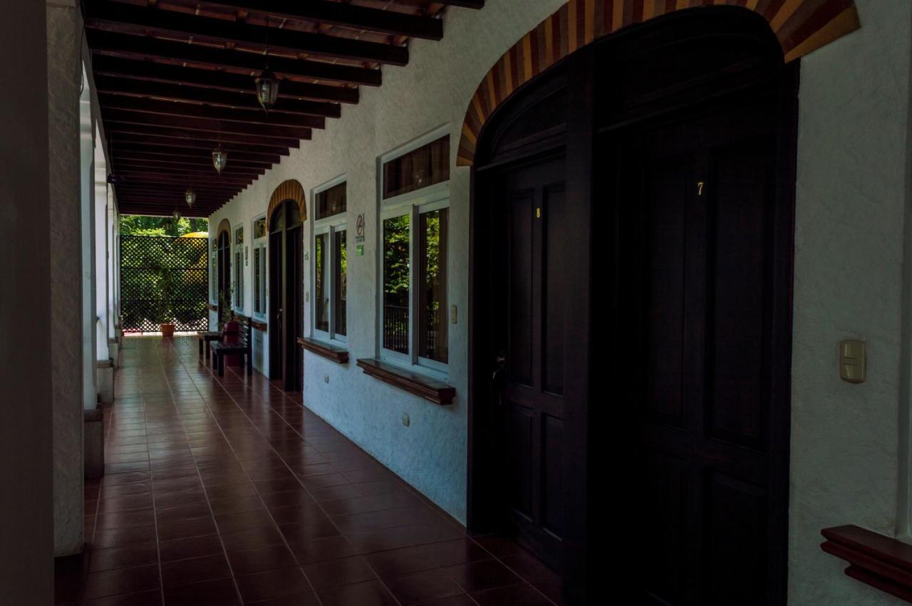 Casa Bourbon Hotel Сан-Маркос-Ла-Лагуна Екстер'єр фото
